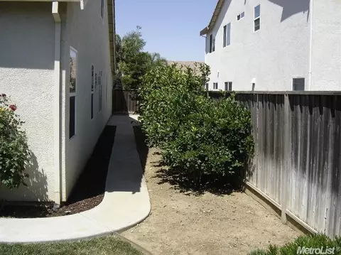 242 Scarlet, Patterson, CA 95363 photo 17