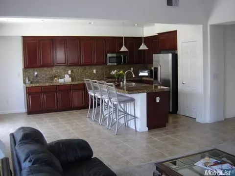 242 Scarlet, Patterson, CA 95363 photo 5