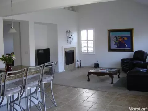 242 Scarlet, Patterson, CA 95363 photo 3