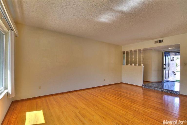 5104 Schuyler Dr, Carmichael, CA 95608 photo 13