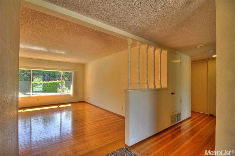 5104 Schuyler Dr, Carmichael, CA 95608 photo 4