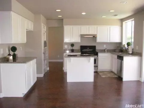1753 Ruth Dr, Ripon, CA 95366 photo 3