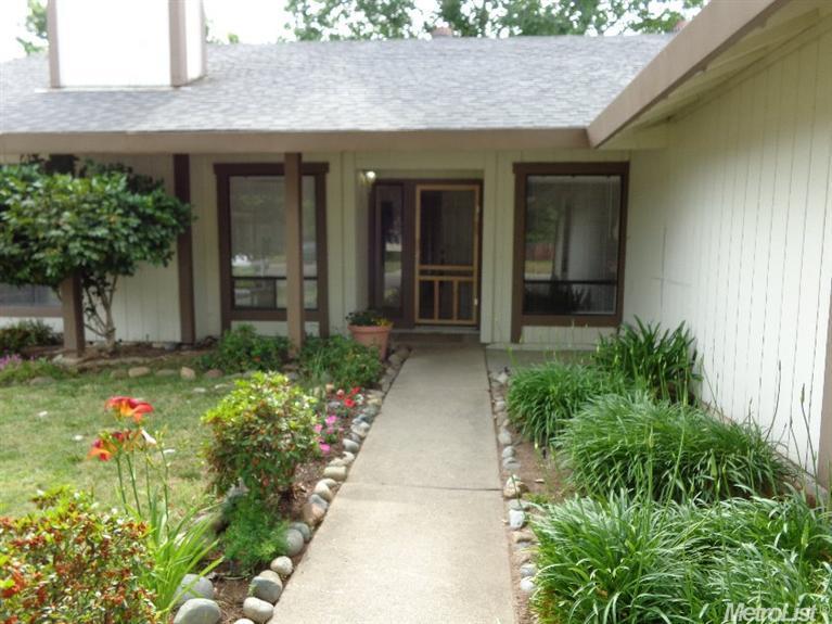 6480 Pinebrook Way, Rocklin, CA 95677 photo 2