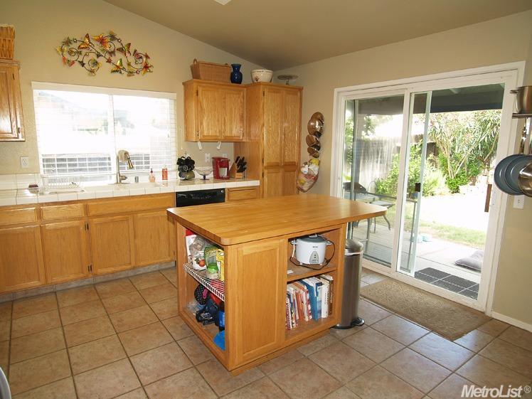 872 Rolling Oak Ct, Modesto, CA 95351 photo 10