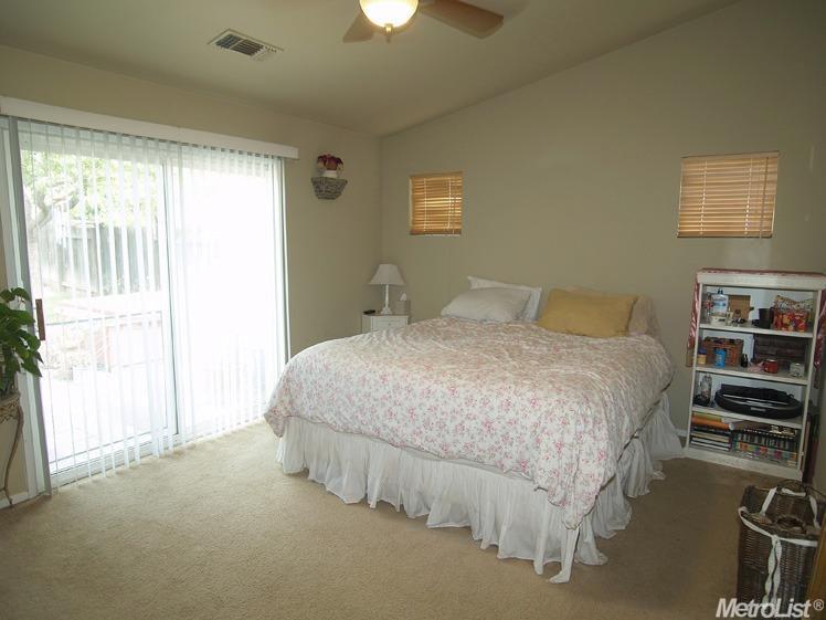 872 Rolling Oak Ct, Modesto, CA 95351 photo 16