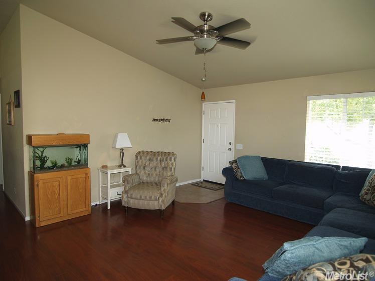 872 Rolling Oak Ct, Modesto, CA 95351 photo 3
