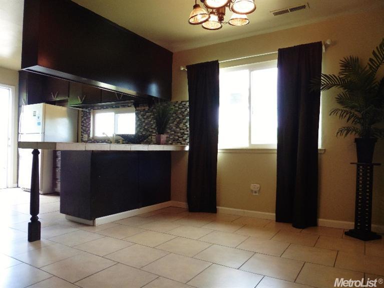 624 Lenore Dr, Modesto, CA 95351 photo 9