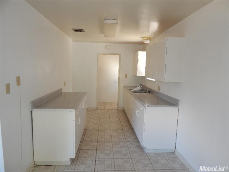 559 Sonora Ave, Lodi, CA 95240 photo 4