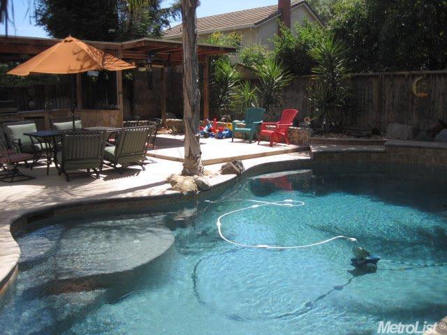 805 Glacier St, Tracy, CA 95376 photo 2
