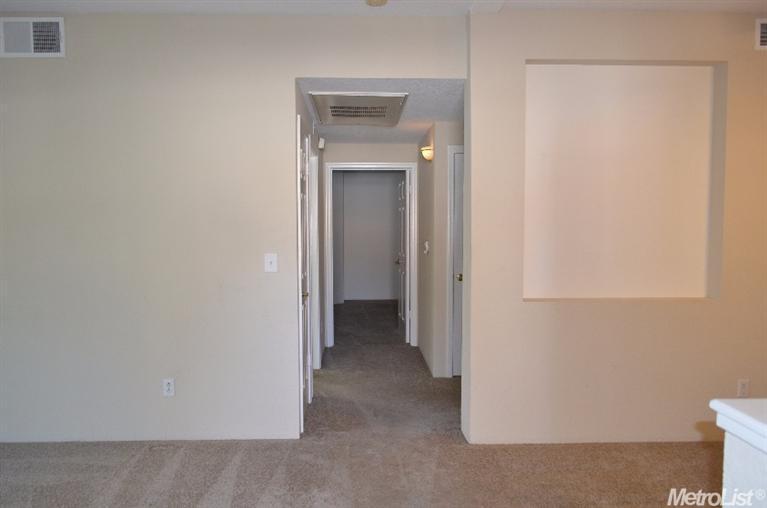 3107 Beachcomber Dr, Rocklin, CA 95677 photo 2
