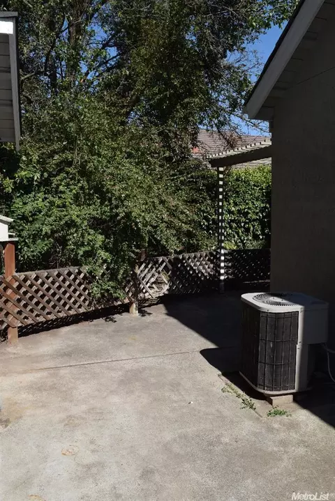 2020 Cobblestone Mnr, Modesto, CA 95355 photo 13