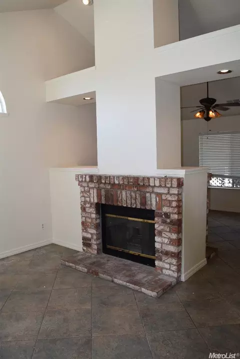 2020 Cobblestone Mnr, Modesto, CA 95355 photo 2
