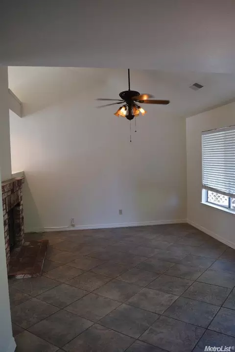 2020 Cobblestone Mnr, Modesto, CA 95355 photo 5