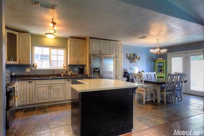 1447 Bailey Dr, Ripon, CA 95366 photo 3