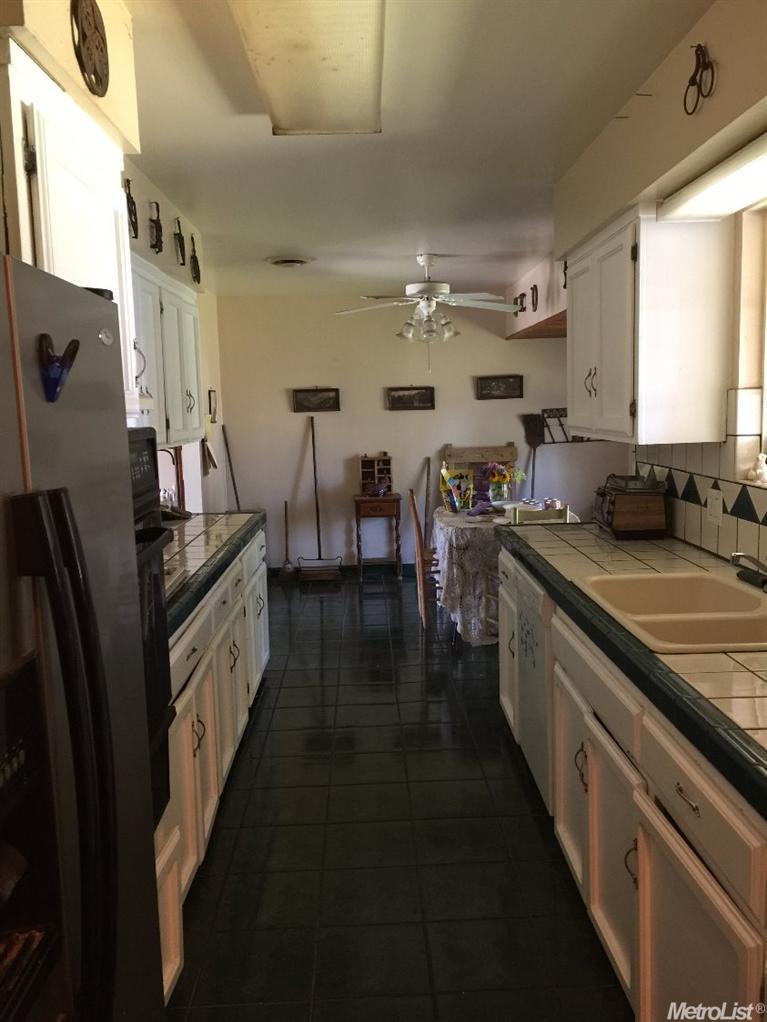 600 Lenore Dr, Modesto, CA 95351 photo 4