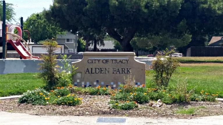 611 Chestnut Ave, Tracy, CA 95376 photo 3