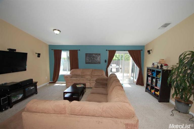 740 Amaretto Dr, Tracy, CA 95376 photo 4
