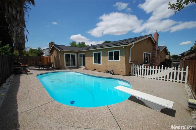 740 Amaretto Dr, Tracy, CA 95376 photo 2