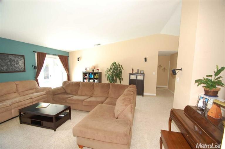 740 Amaretto Dr, Tracy, CA 95376 photo 7