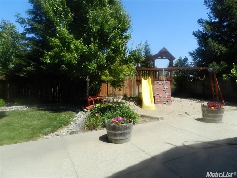 1150 E Hill Ct, Galt, CA 95632 photo 3