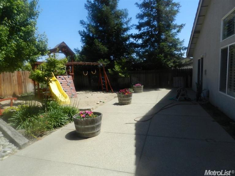 1150 E Hill Ct, Galt, CA 95632 photo 4
