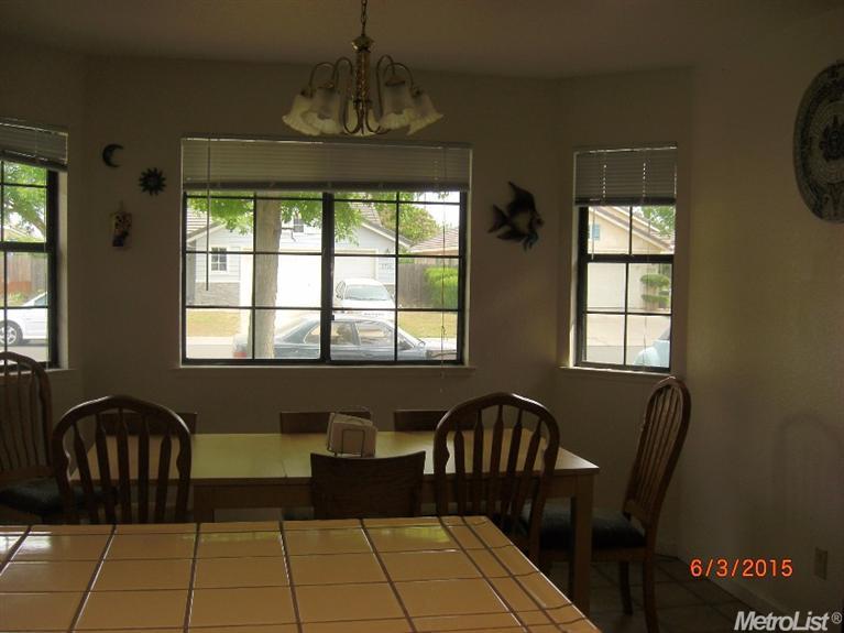 2729 River Creek Dr, Modesto, CA 95351 photo 2