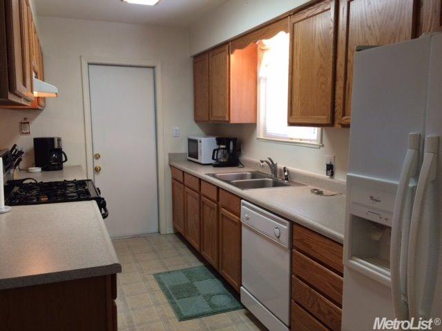 151 Tokay Ave, Modesto, CA 95350 photo 4