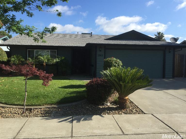 1363 Snyder St, Manteca, CA 95336 photo 1