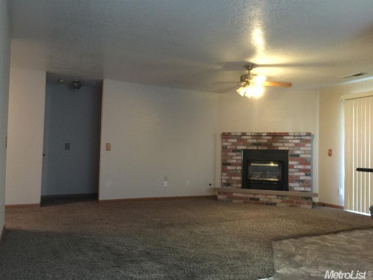 1363 Snyder St, Manteca, CA 95336 photo 4