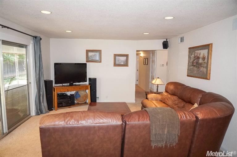 5019 Point Prim Ct, Carmichael, CA 95608 photo 8