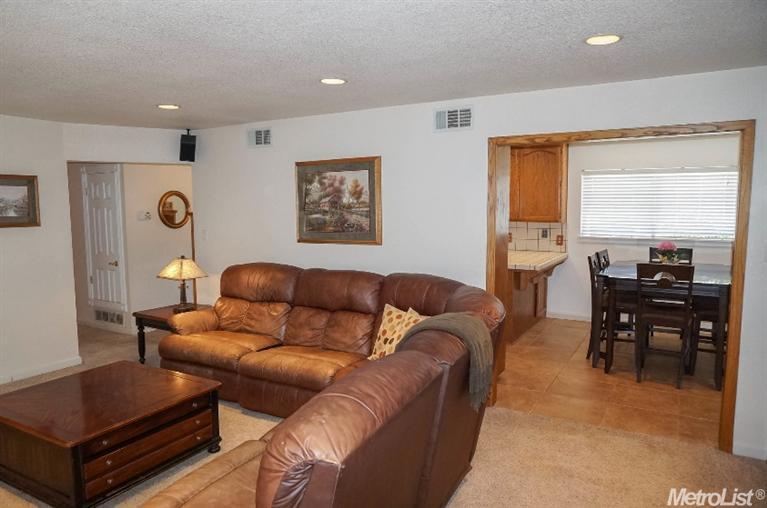 5019 Point Prim Ct, Carmichael, CA 95608 photo 9