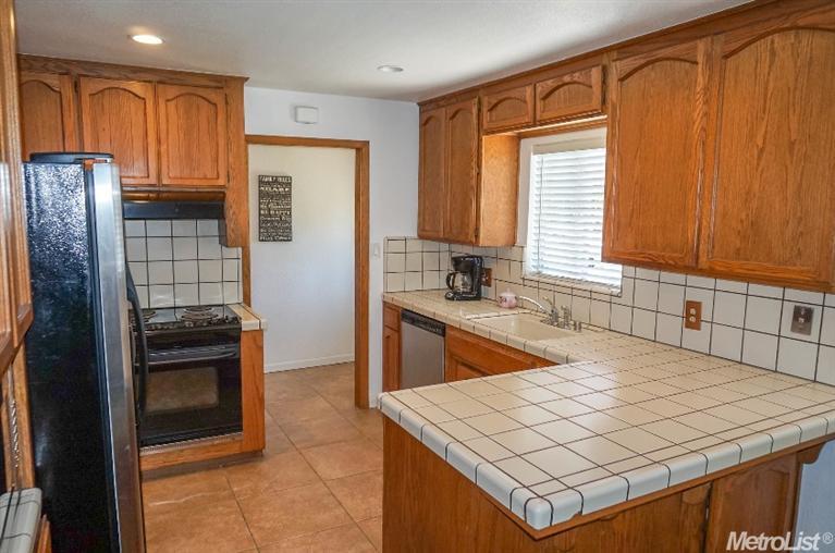 5019 Point Prim Ct, Carmichael, CA 95608 photo 2