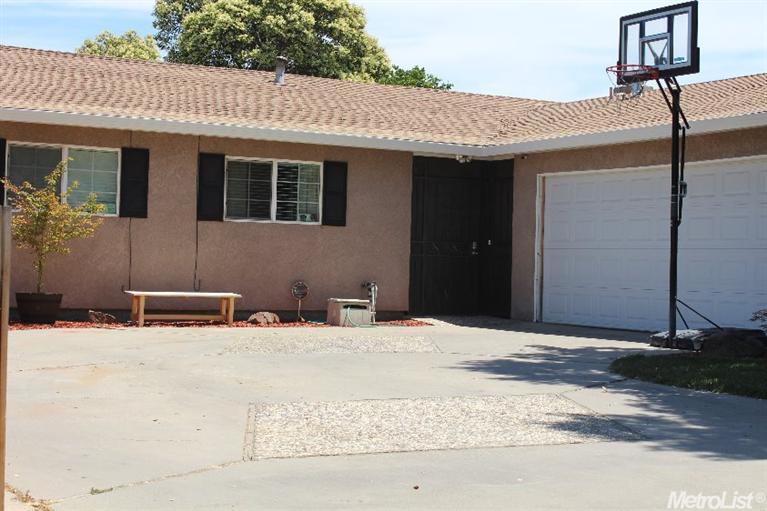 1500 Virlee Dr, Modesto, CA 95355 photo 1
