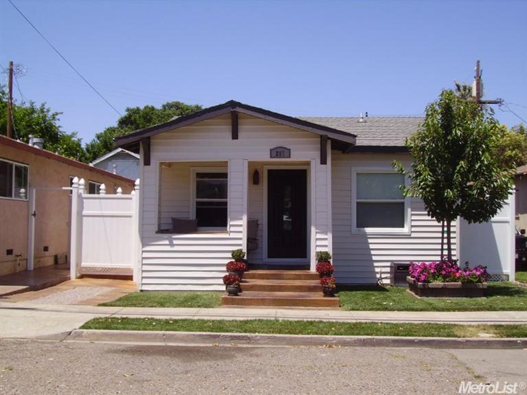 207 4th St, Isleton, CA 95641 photo 1
