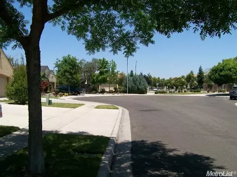 4175 Strolling Ln, Turlock, CA 95382 photo 4