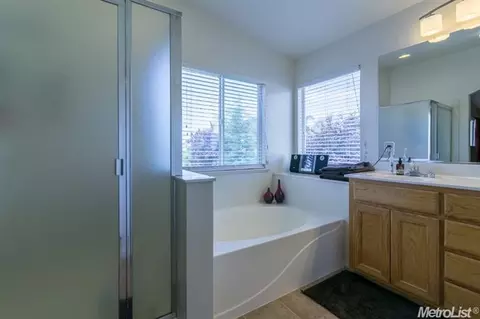 4201 Passages Ln, Modesto, CA 95356 photo 20