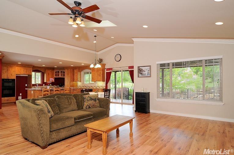 2819 Last Chance Ct, Cool, CA 95614 photo 4