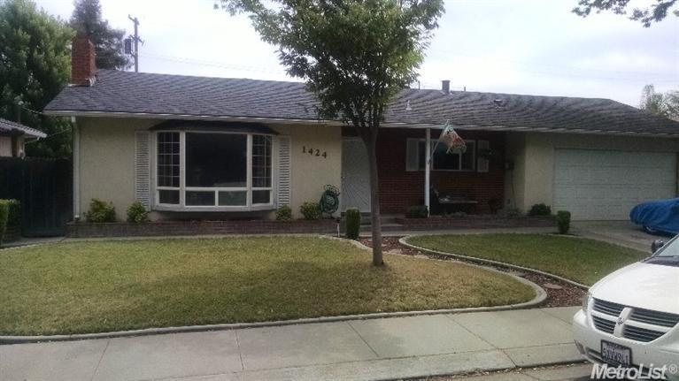1424 Roosevelt Dr, Modesto, CA 95350 photo 1
