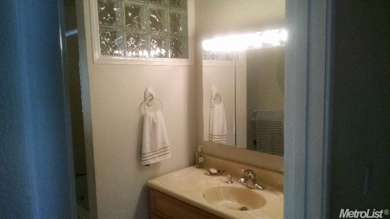 1424 Roosevelt Dr, Modesto, CA 95350 photo 9