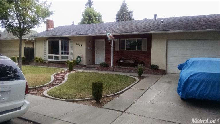 1424 Roosevelt Dr, Modesto, CA 95350 photo 2