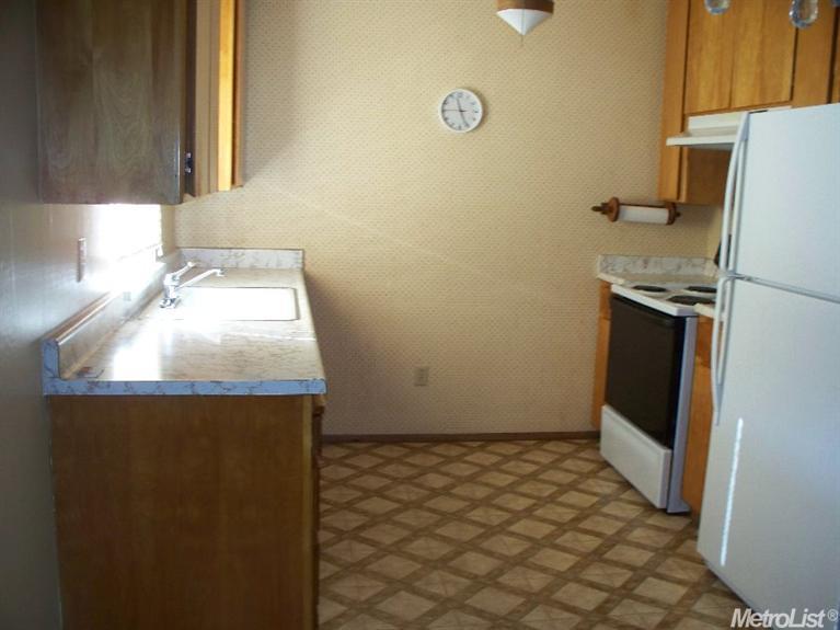 8501 Stakes St, Patterson, CA 95363 photo 3