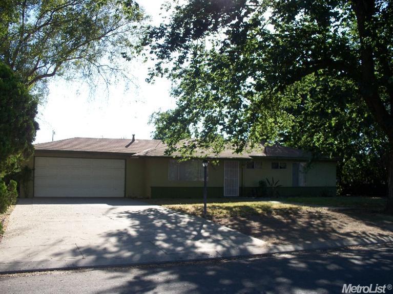8501 Stakes St, Patterson, CA 95363 photo 2