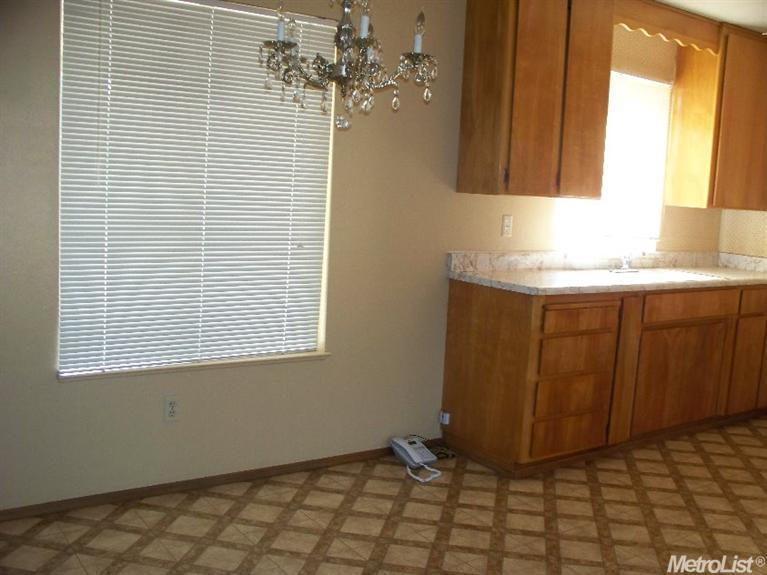 8501 Stakes St, Patterson, CA 95363 photo 4