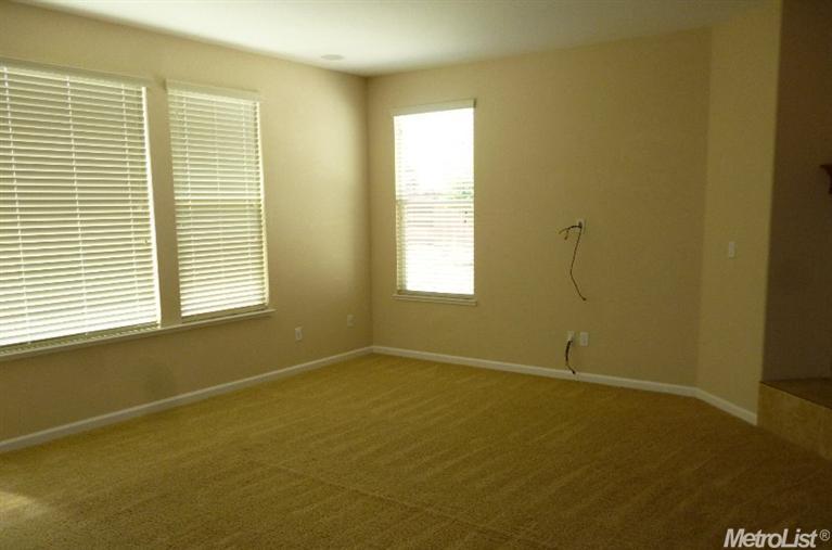 1096 Maugham Ct, Galt, CA 95632 photo 7