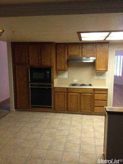 3909 Hennings Dr, Modesto, CA 95356 photo 3