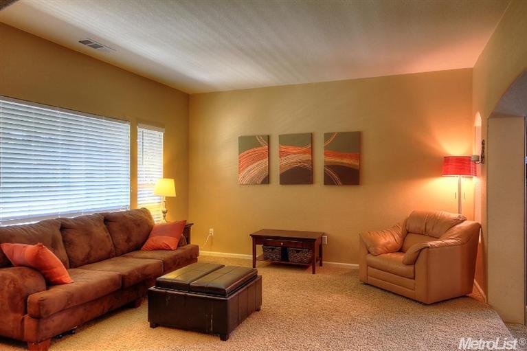1703 Garibaldi Dr, Manteca, CA 95336 photo 3