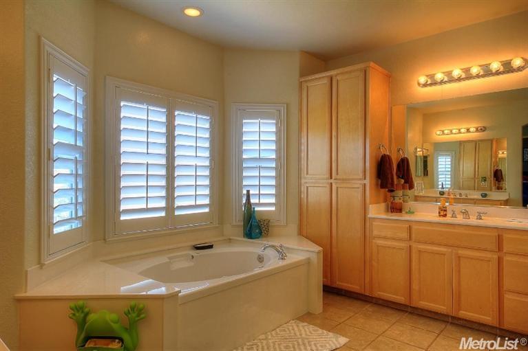 1703 Garibaldi Dr, Manteca, CA 95336 photo 11