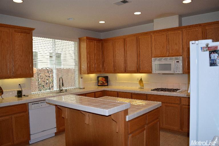 1353 Thoroughbred St, Patterson, CA 95363 photo 3