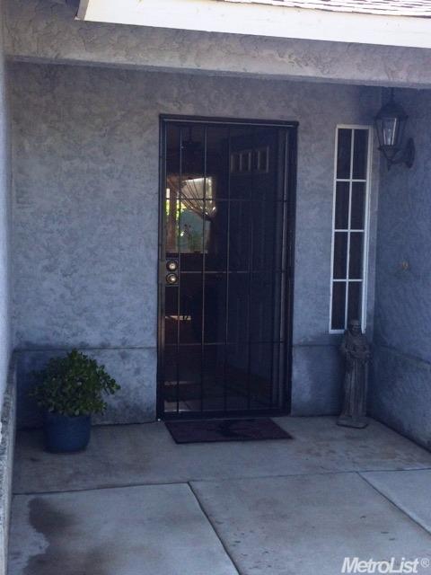 608 Blueridge Dr, Madera, CA 93637 photo 3
