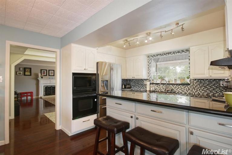 4514 Northampton Dr, Carmichael, CA 95608 photo 7